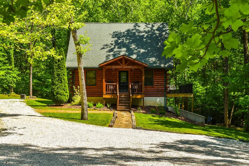 Secluded Cabin That Sleeps 12 with Loft Bunkhouse and Game Room including 86 inch TV - Image 1