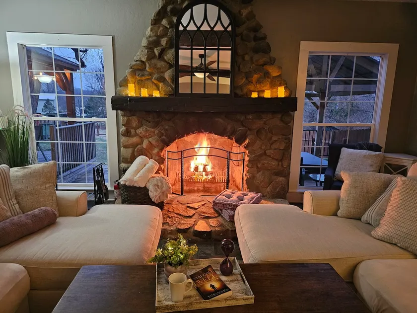 Charming Spacious Farmhouse - Image 1