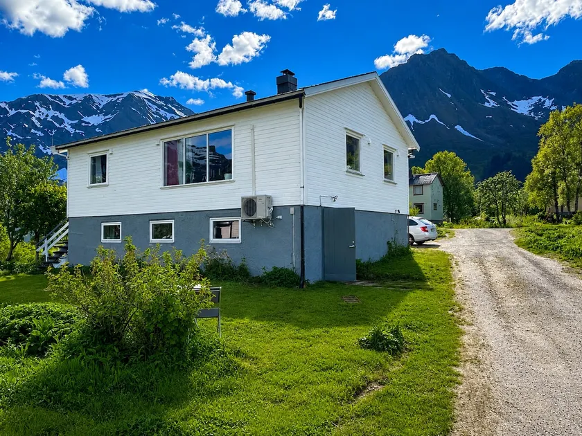 Nice house between fjords and mountains. - Image 1