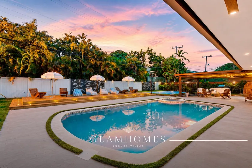 Villa Lumi w Pool, Jacuzzi, Spacious Terrace - Image 1