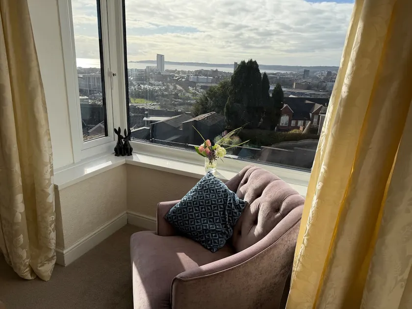 Swansea House - Beautiful Bay Views - Image 1