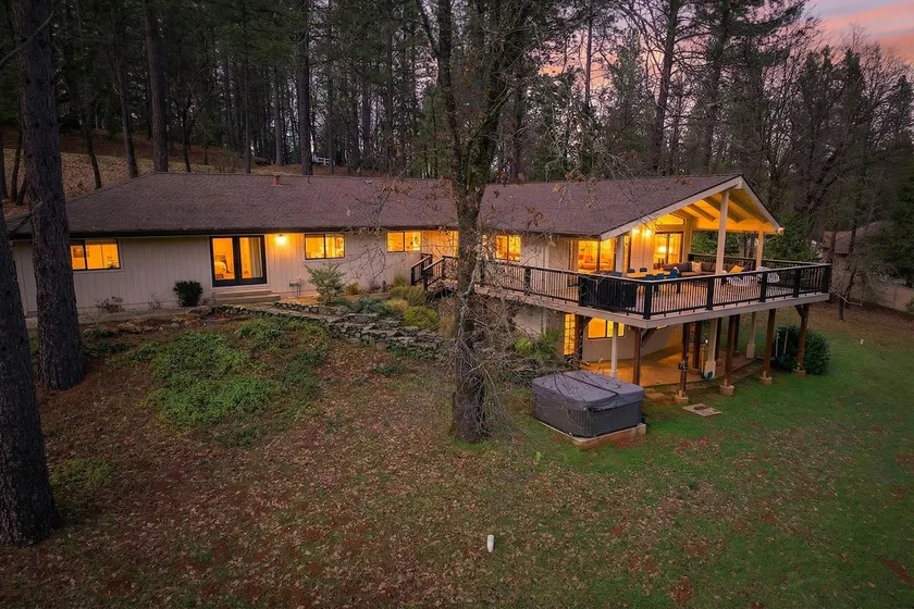 Modern Nevada City Lakefront Retreat w/ a Hot Tub! - Image 1