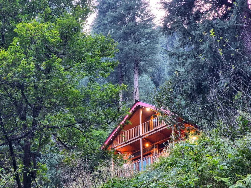 🏡JUNGLE TRAILS COTTAGE🌲SMART TV AND POWER BACKUP - Image 1