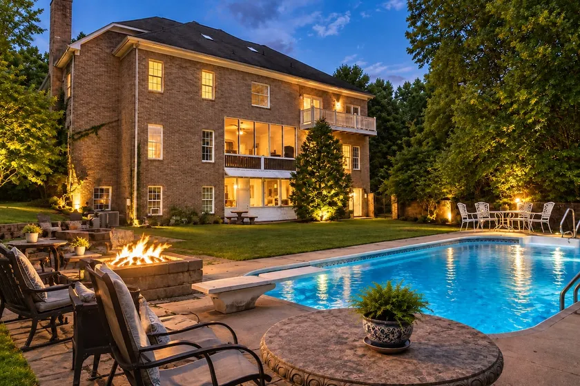 Experience Cozy Nights | Fire Pit, Tennis & Nature - Image 1