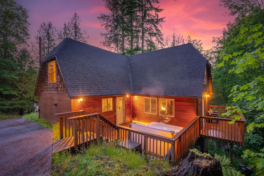 Family-Friendly Cabin Retreat w/ Private Hot Tub - Image 1