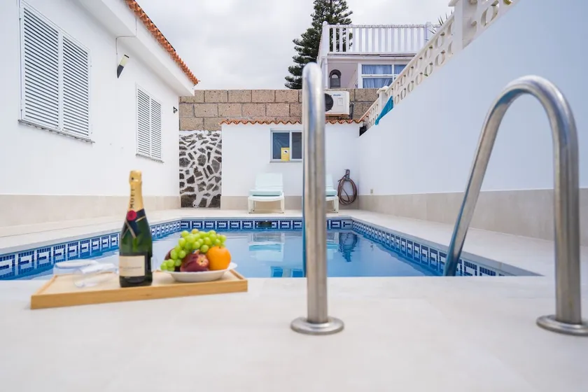 Ocean Vibes with sea view and private heated pool - Image 1