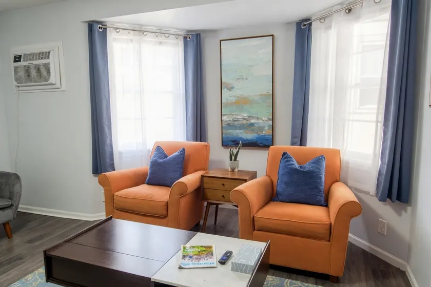 Reno'd 1BR Near Eat Street | Private Entrance - Image 1
