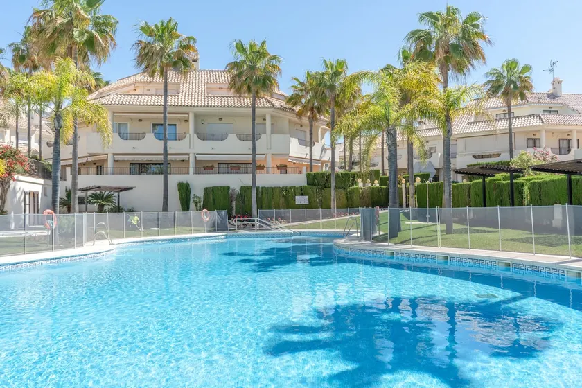 Beautiful townhouse beachfront - Image 1