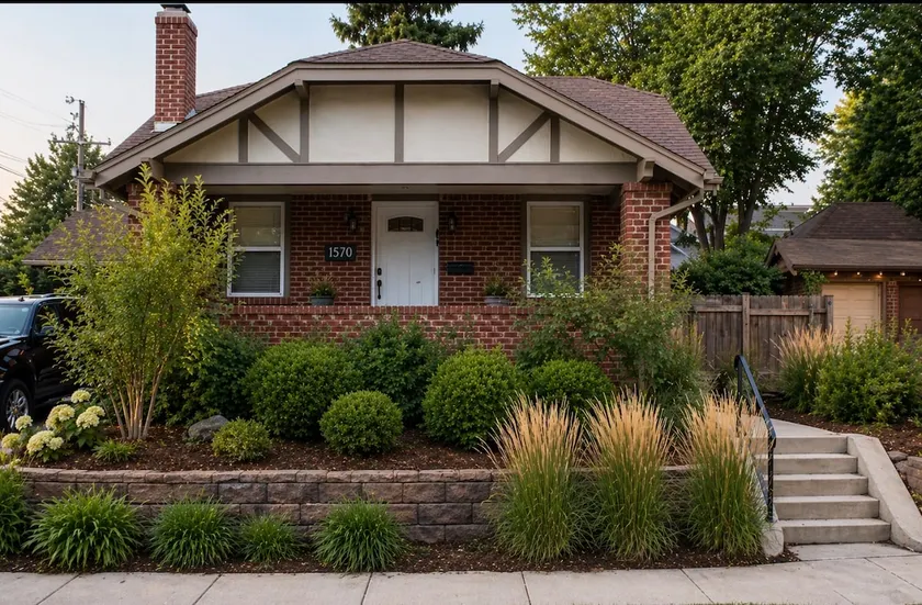 Benni’s Bungalow- Close to Everything - Image 1
