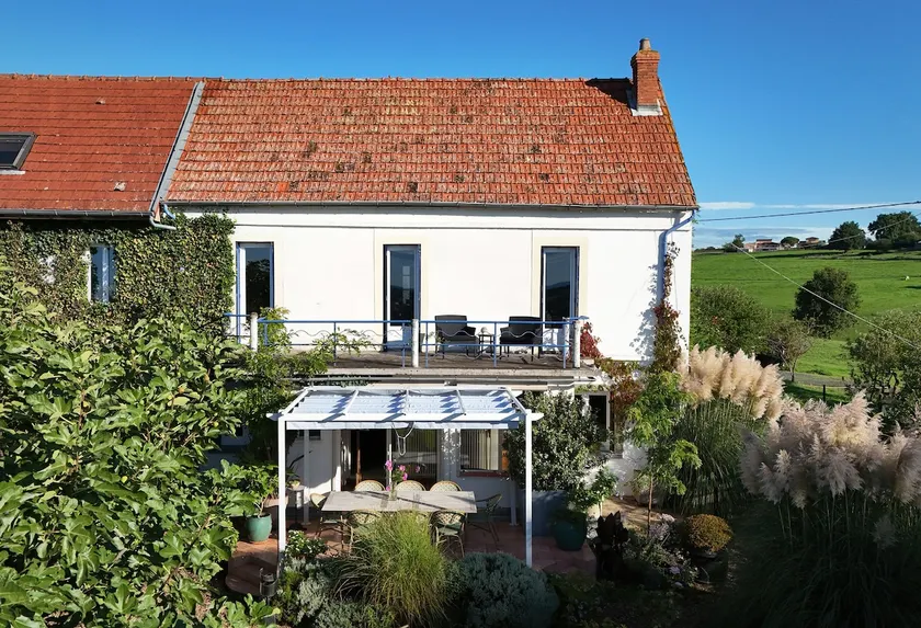Gorgeous 8-persons guesthouse with panoramic view - Image 1