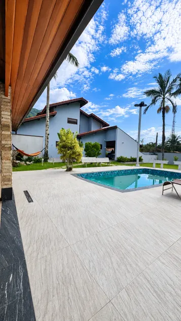 Pleasant House with heated pool and Wallbox - Image 1