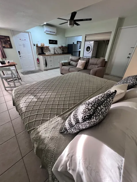Private Apt Near I-95/Work Desk+Free Parking - Image 1