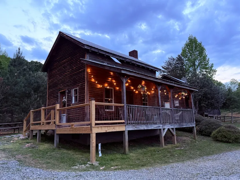 Rustic Farmstay Cabin w Fishing & Friendly Animals - Image 1