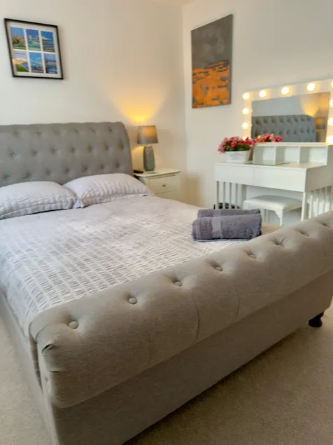 Comfy 2 bed house located at Wareham train station - Image 1