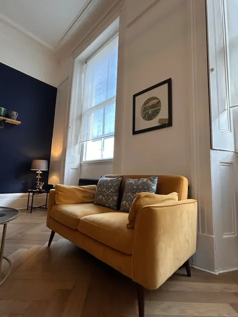 6 Wye Valley Chambers - Central Location - Shared Courtyard Garden - Parking Space - Dog Friendly - Image 1
