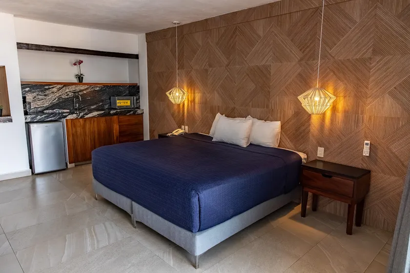 Sunset Studio w/ Extended Balcony & Beach - Image 1