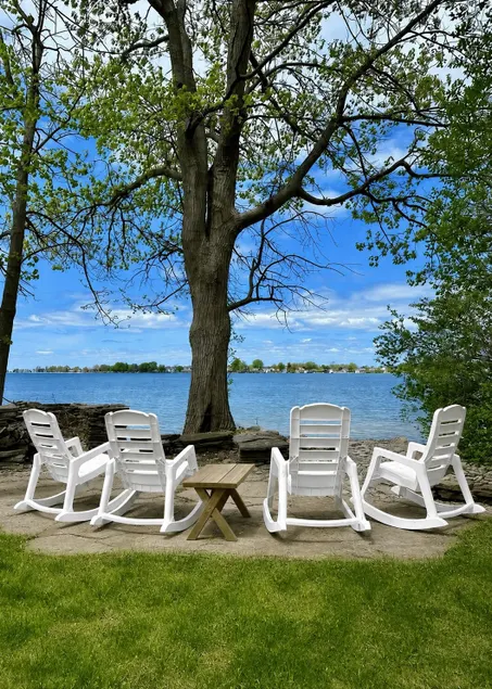 Picturesque Lake Ontario Shorefront Retreat - Image 1