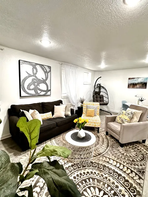 New Uptown 2Bd Apartment in Vancouver WA - Image 1