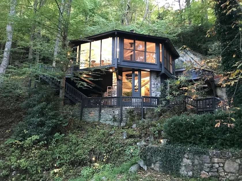 Glass Treehouse: waterfalls, boulders, hot tub - Image 1