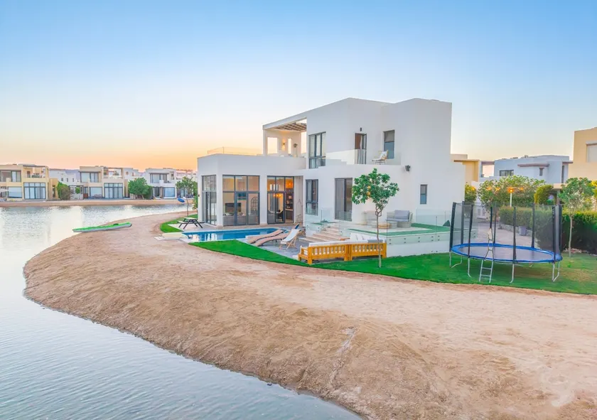 Long Island Gouna 5BR Tawila Beach House & Pool - Image 1