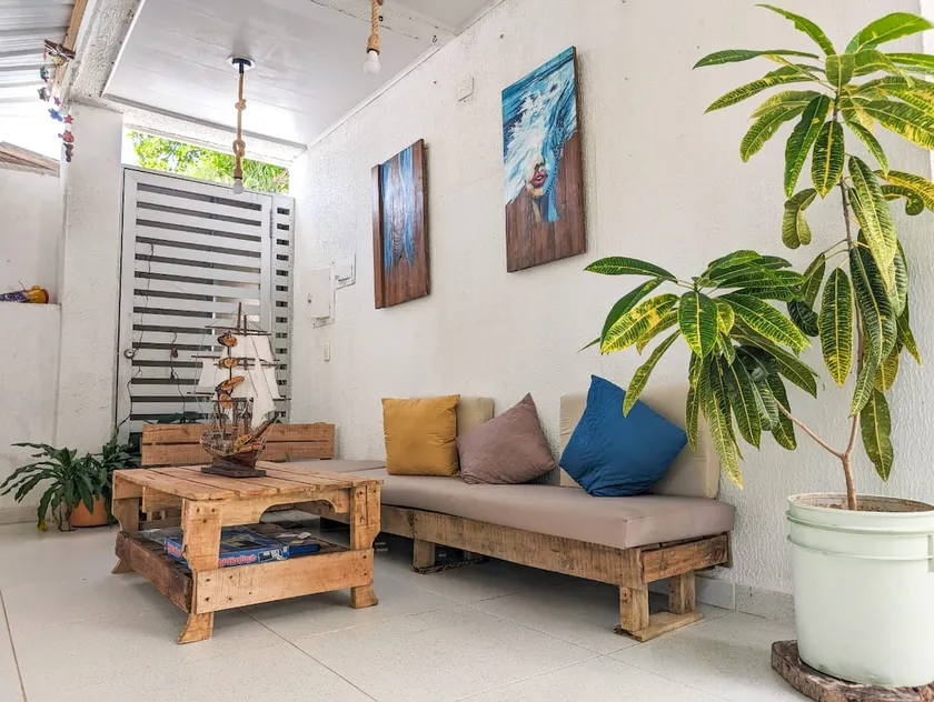 Seahorse Studio Apartment - Image 1
