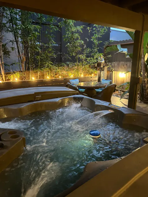 SoCal’s Tropical Paradise with Hot Tub - Image 1