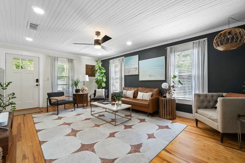 Comfortable Downtown Pensacola Stay • Pet Friendly Yard • Fire Pit • Game Room - Image 1