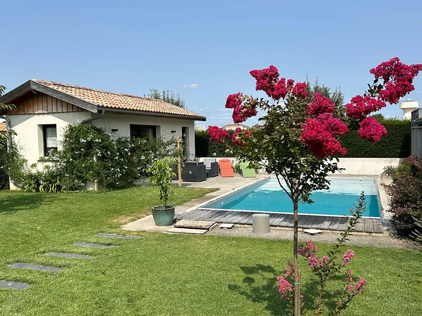 Cozy studio on the outskirts of Bordeaux - Image 1