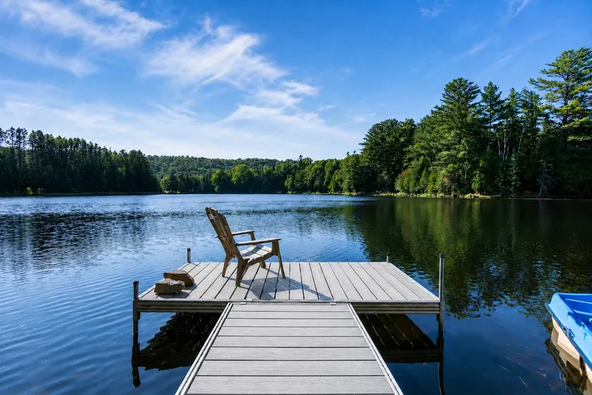 2 bedroom lakefront cottage -CITQ #309893 - Image 1