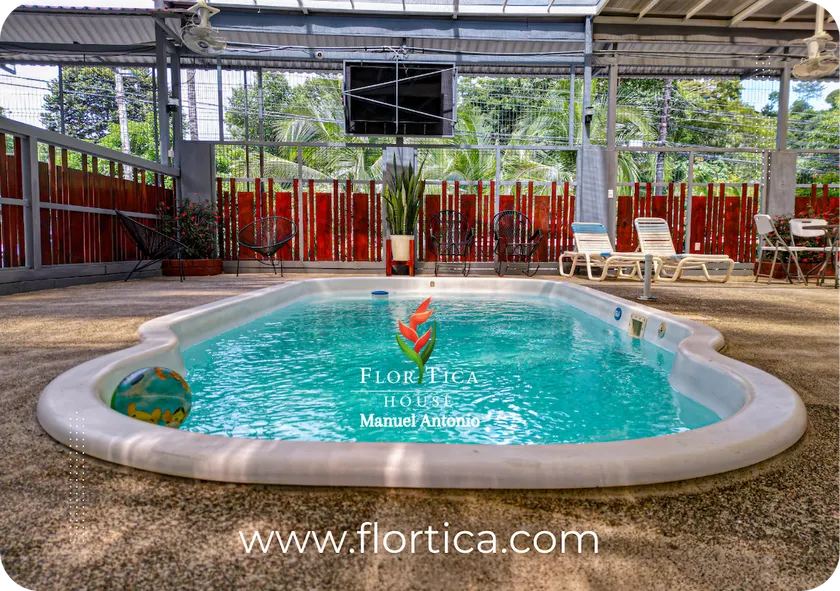 Casa Mira Flores in Manuel Antonio with a Pool - Image 1