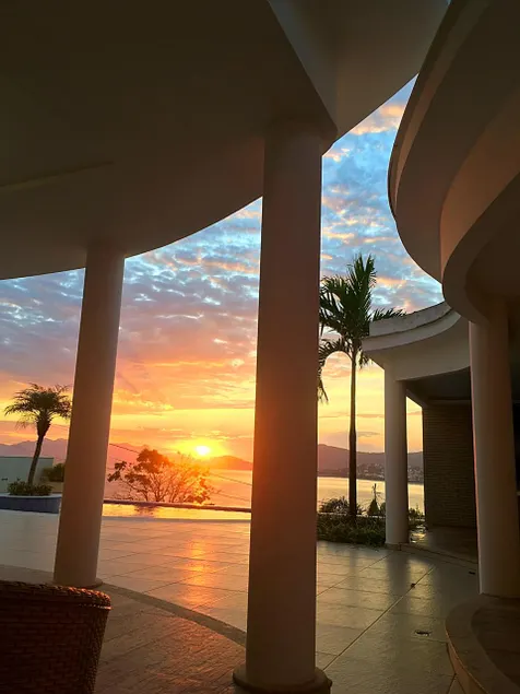 Mansion with a panoramic view - Image 1
