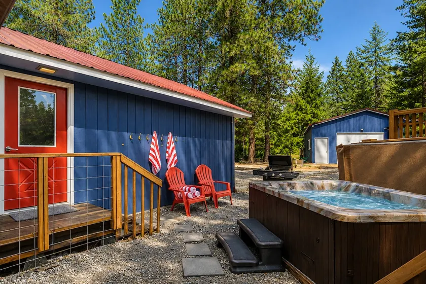 Retro | Hot Tub | Dogs OK | Community Beach | BBQ - Image 1