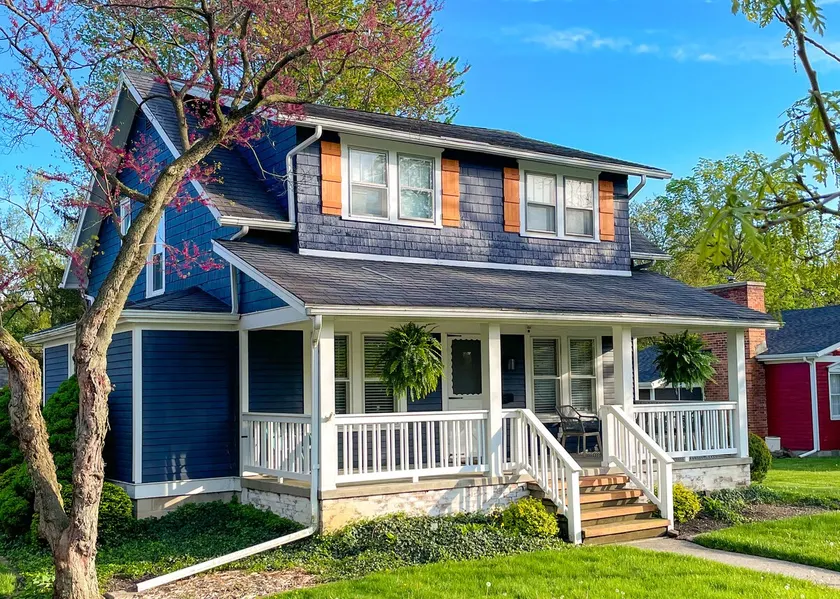 The Little Blue Bungalow / Walk to Shops & Eats - Image 1