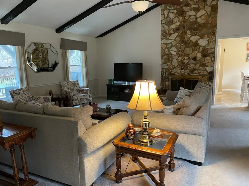 A Brentwood Quiet and Relaxing Home - Image 1