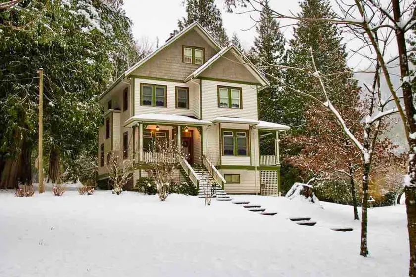 Hornby Lake Estate w/ AC-5Bed Private Lakehouse - Image 1