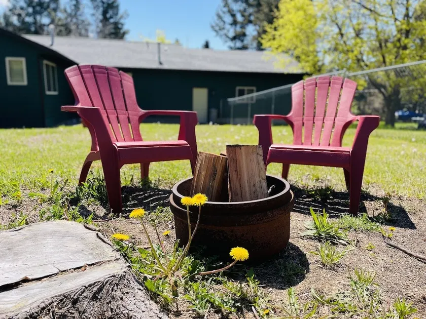 Retraite au lac Flathead | Bain à remous privé & foyer extérieur - Image 1
