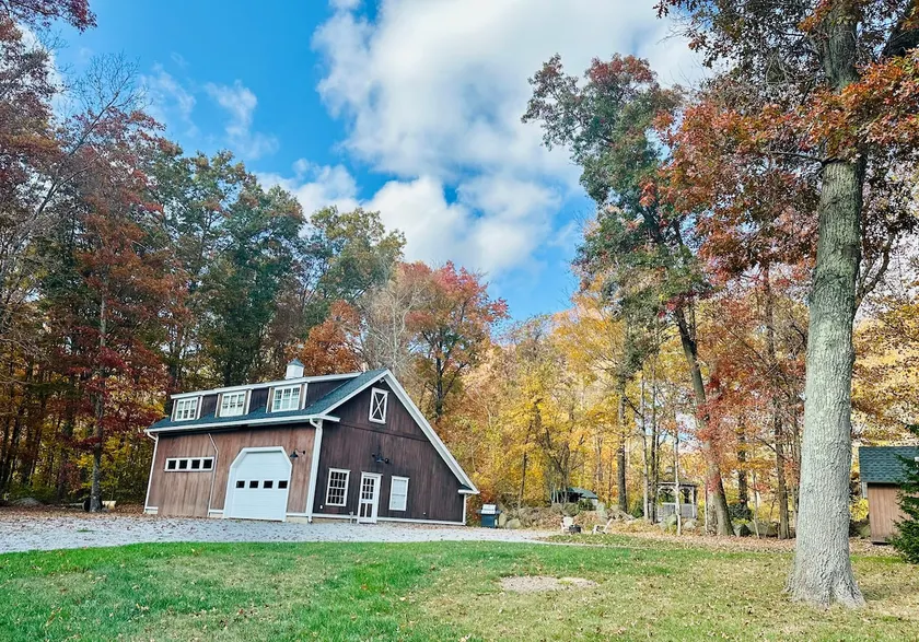 Your Own Barn Loft Suite Among the Treetops - Image 1