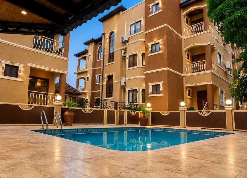 Guest Fave 1BR | Pool, Views & Prime Kingston - Image 1