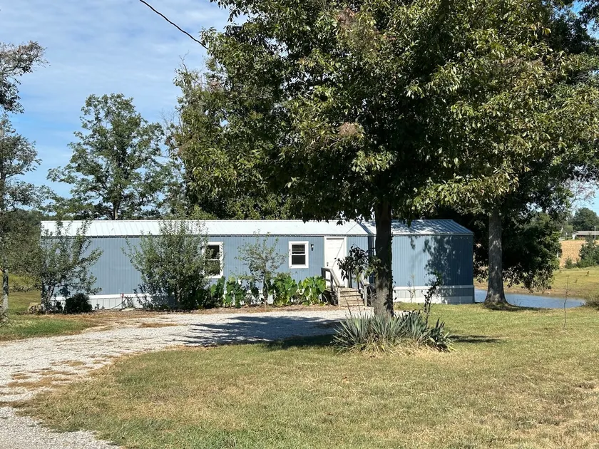 Lakeside Cottage Getaway Fishing, Hiking, Relaxing - Image 1