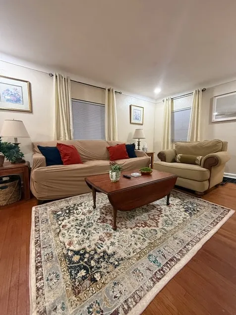 Cozy 2 bed/1 bath Cottage - Image 1