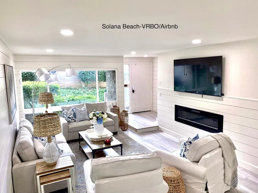 REMODELED 3 BEDROOM 2.5 BA. HOME ACROSS FROM PRIVATE BEACH OR WALK TO DOG BEACH! - Image 1