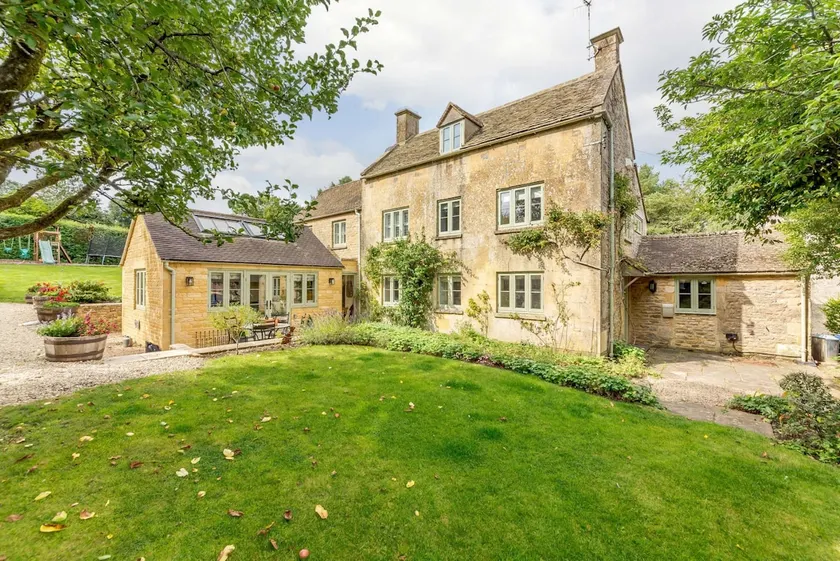 Spacious pet friendly property in the Cotswolds - Laurel Tree Cottage - Image 1