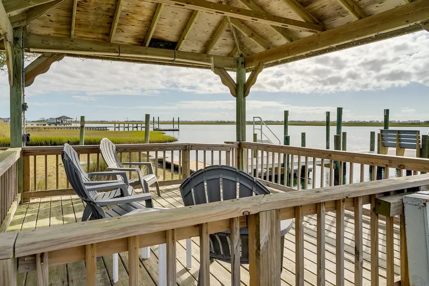 Waterfront Hampstead Home: Dock & Waterway Access! - Image 1