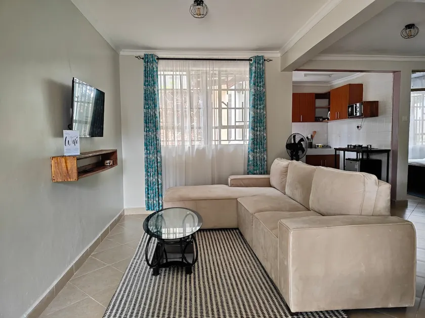 Boutique 1br•Gated parking, Lit patio in Milimani - Image 1