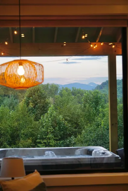 Mtn View Spa + IR Sauna + Hot-tub + Trails + EVSE - Image 1