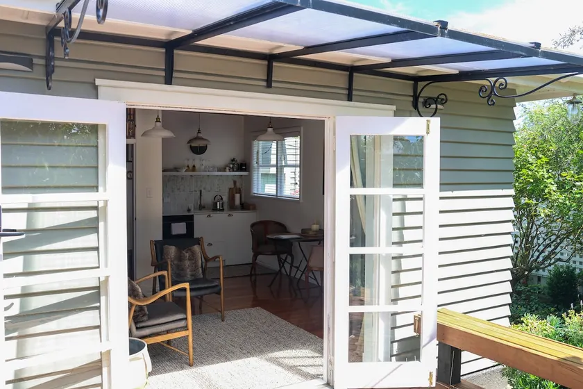 The Alchemist Retreat, Private Studio in Carterton - Image 1