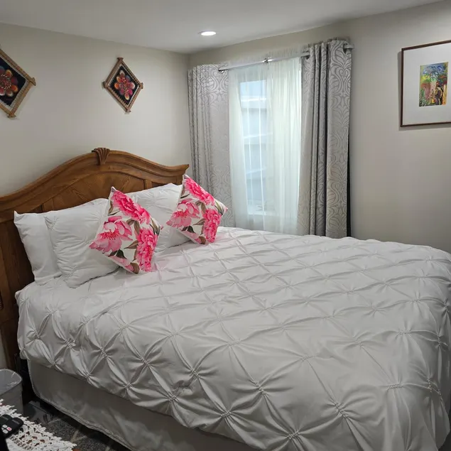Cozy 1BR 1FB Queen Suite Elmont near UBS Arena - Image 1
