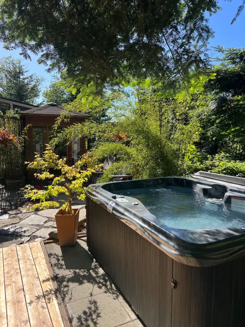 Hillside Abode - Image 1