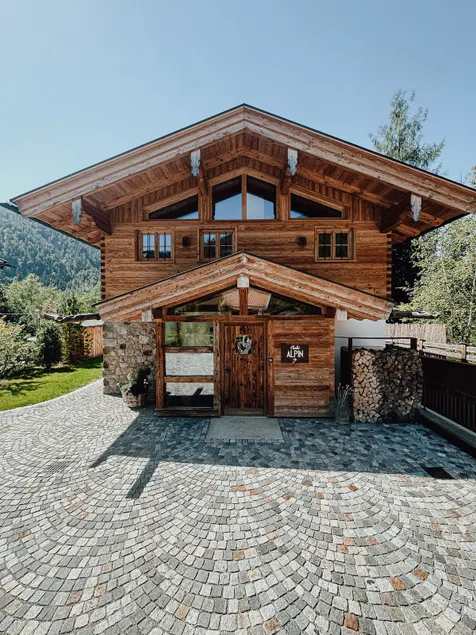 Alpine chalet with private hot tub and sauna - Bayrischzell Chalets - Image 1