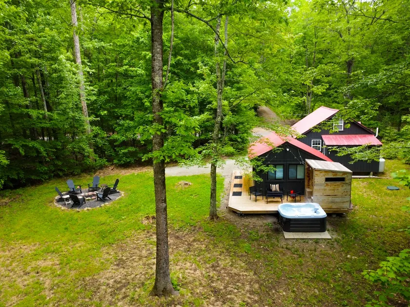 Mountain Chalet w/ Hot Tub, Sauna, Firepit - Image 1